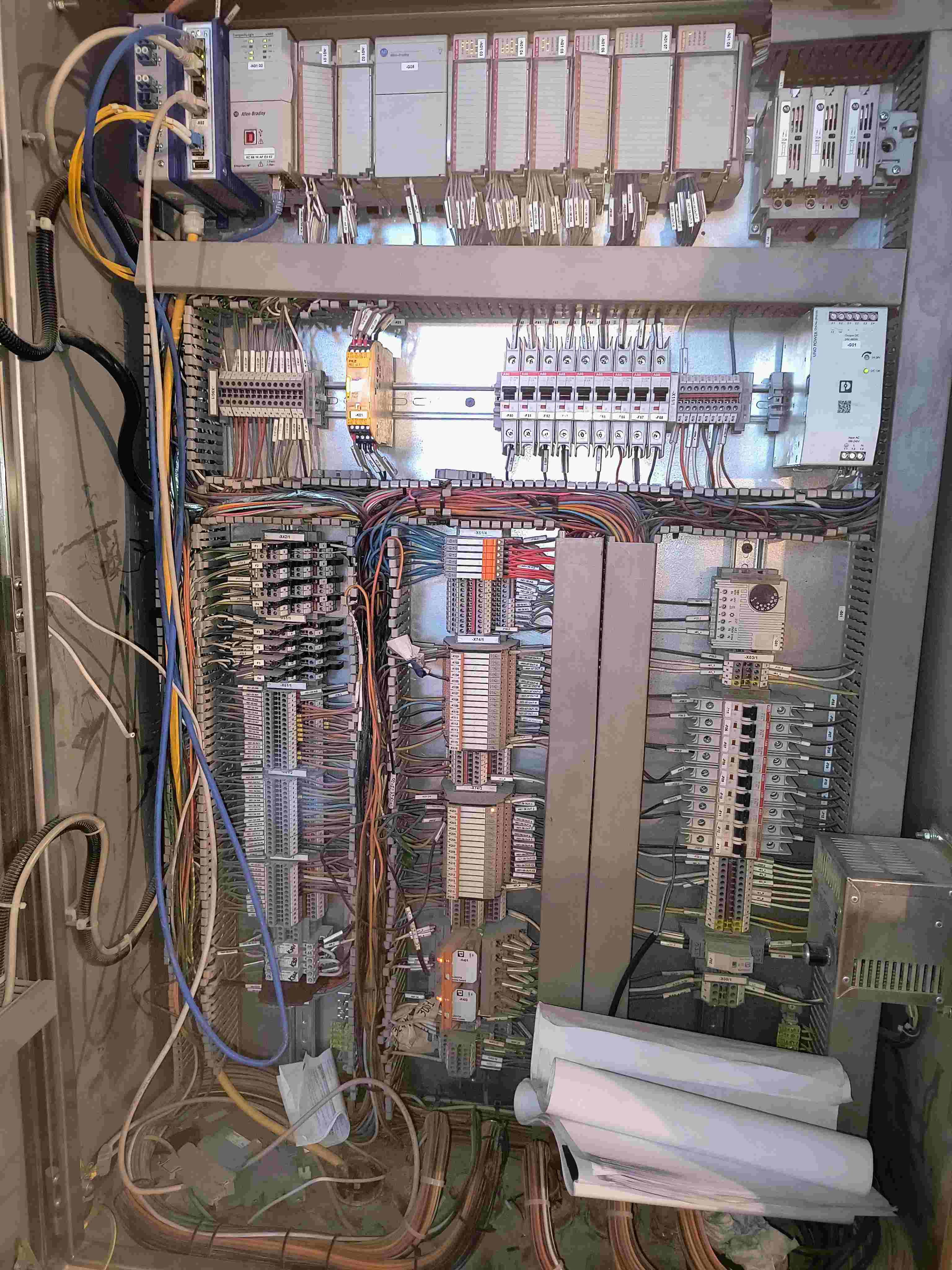 Gabinete de control industrial